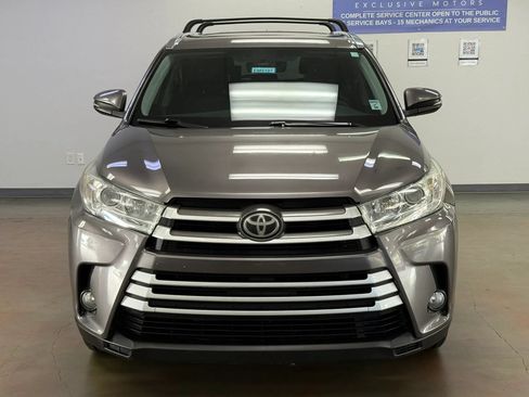 Used 2019 Toyota Highlander XLE AWD/4WD image 3
