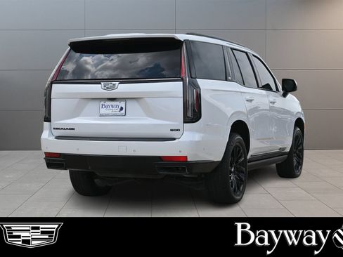 Used 2022 Cadillac Escalade Sport Platinum w/ LPO, ONYX Package AWD/4WD image 6