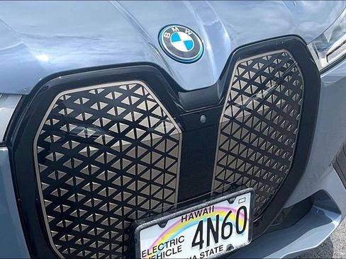 Used 2024 BMW iX xDrive50 w/ Premium Package AWD/4WD image 29