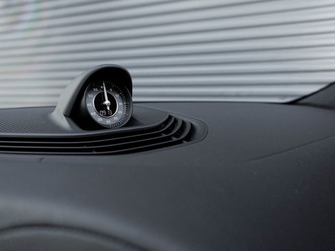 Used 2020 Porsche Taycan Turbo S image 23