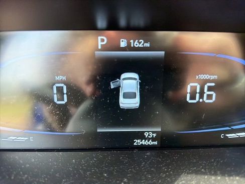 Used 2025 Hyundai Elantra Sport FWD image 8