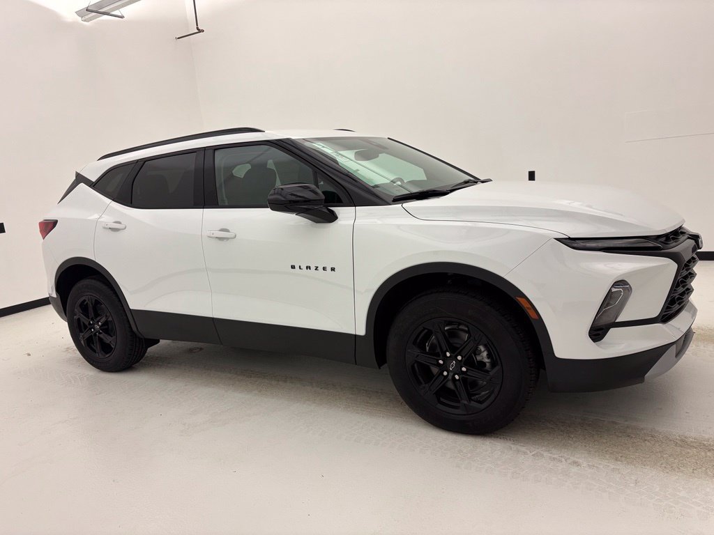 New 2026 Chevrolet Blazer LT w/ Convenience Package FWD image 1