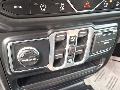 Used 2021 Jeep Wrangler Unlimited Sport AWD/4WD image 25
