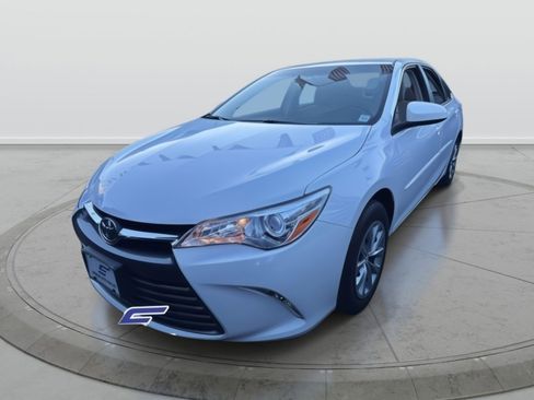 Used 2017 Toyota Camry LE FWD image 3