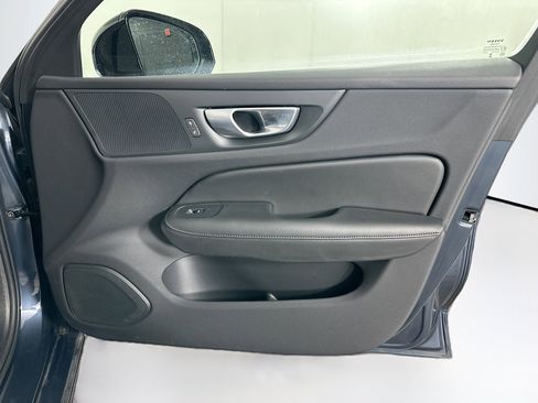 Used 2025 Volvo S60 B5 Core image 31