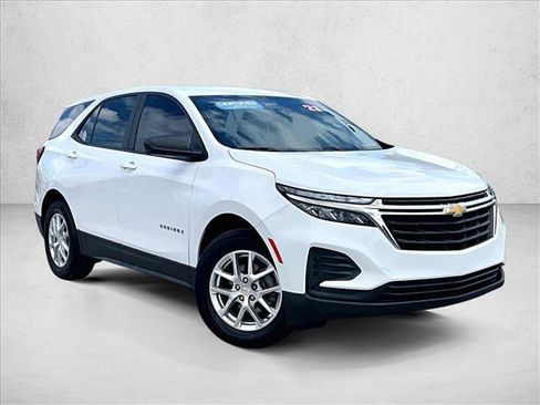 Used 2023 Chevrolet Equinox LS FWD image 12