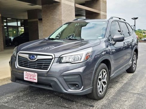 Used 2020 Subaru Forester Premium image 3