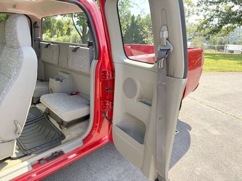 Used 2005 Chevrolet Colorado 2WD Extended Cab image 21