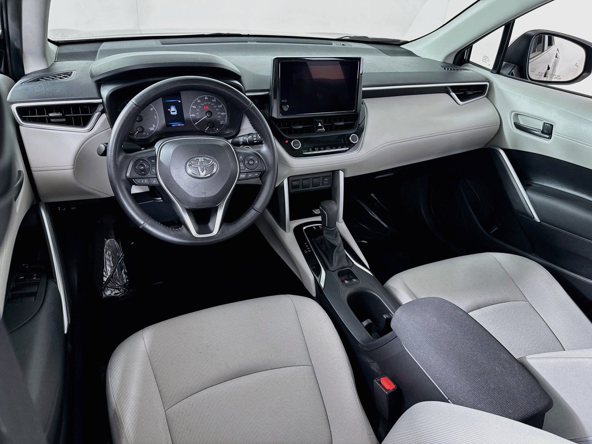 Certified 2023 Toyota Corolla Cross LE w/ Moonroof Package AWD/4WD image 19