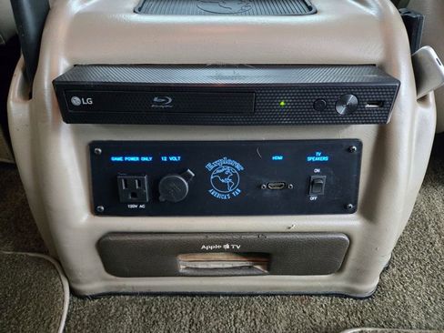 Used 2020 GMC Savana 2500 Extended w/ Enhanced Convenience Package image 48