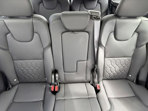 Used 2025 Volvo XC90 B6 Plus AWD/4WD image 13