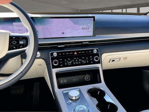 Used 2025 Genesis GV80 3.5T Prestige image 9