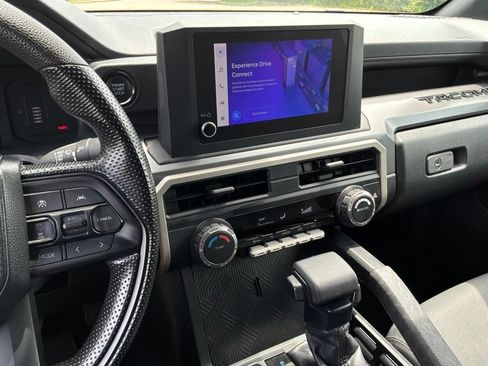 Used 2024 Toyota Tacoma SR5 AWD/4WD image 18