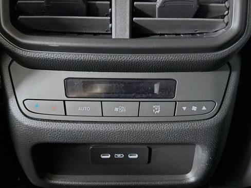 New 2025 Honda Pilot Touring image 31