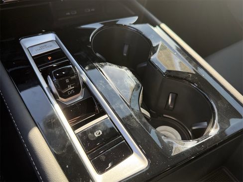 New 2026 Volkswagen Atlas Cross Sport SE image 19