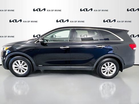 Certified 2017 Kia Sorento LX w/ LX Convenience Package image 4