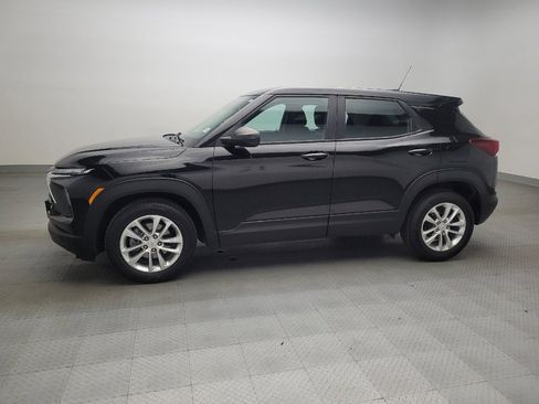 Used 2024 Chevrolet TrailBlazer LS image 2