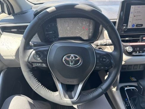 Used 2023 Toyota Corolla Cross LE w/ Moonroof Package AWD/4WD image 16