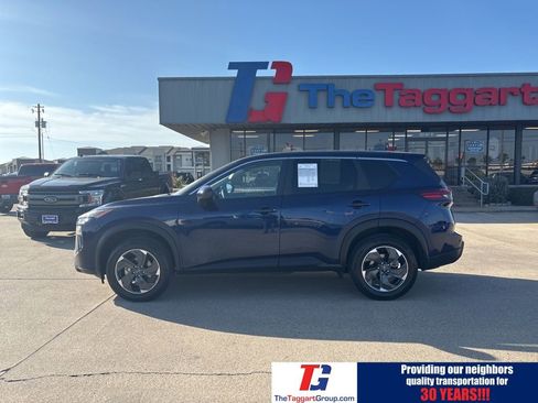 Used 2025 Nissan Rogue SV image 5