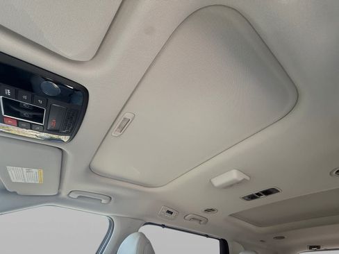New 2027 Kia Carnival SX FWD image 12