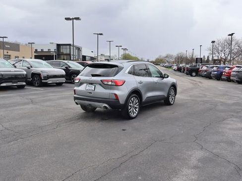 Used 2022 Ford Escape Titanium w/ Class II Trailer Tow Package image 8