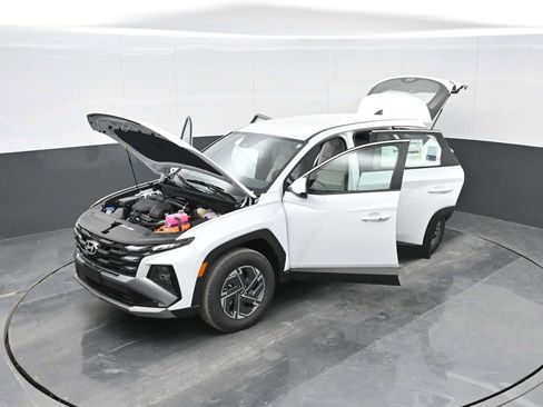 New 2026 Hyundai Tucson Blue SE w/ Tow & Go Package image 39