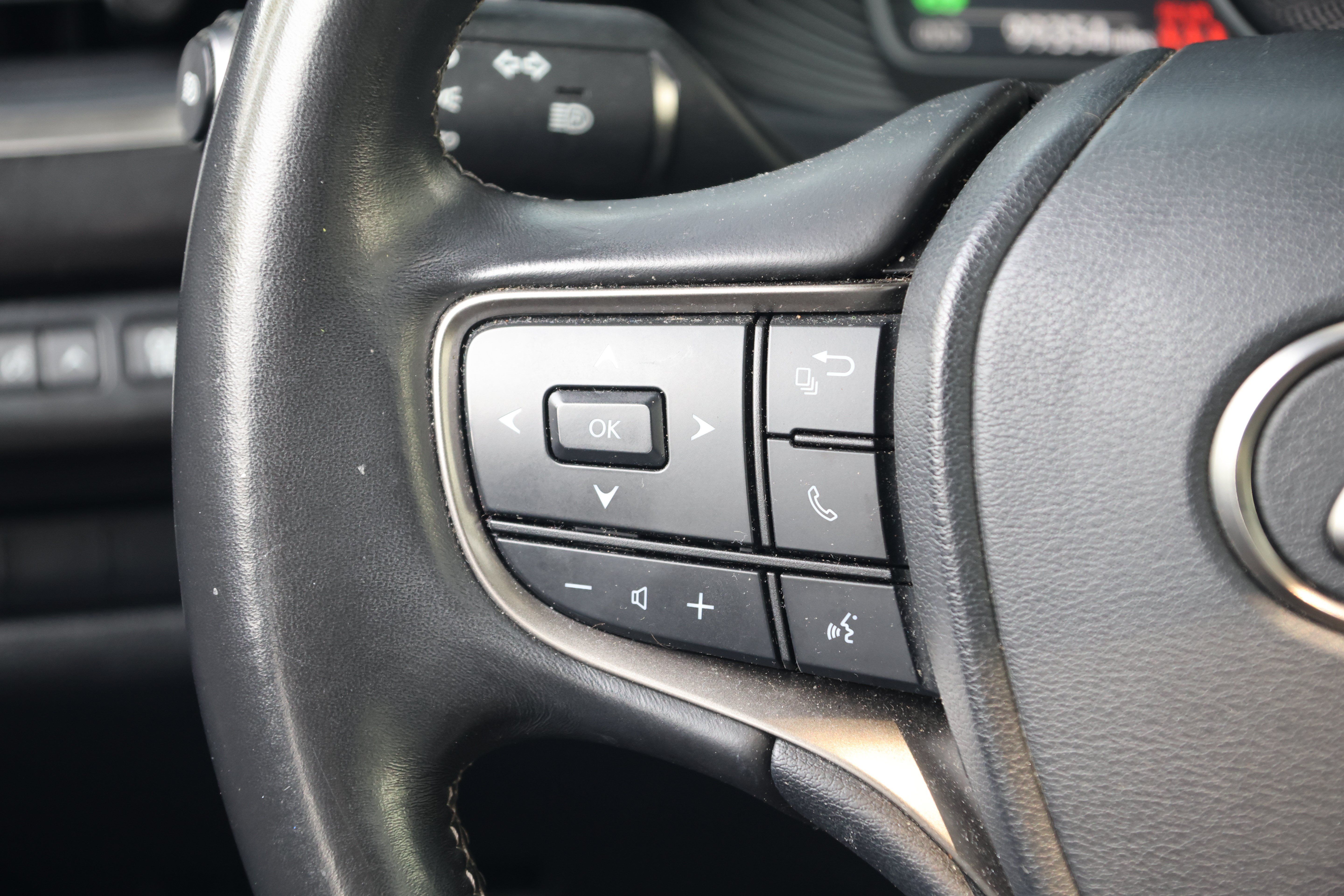Used 2021 Lexus UX 250h w/ Accessory Package (Z1) AWD/4WD image 17