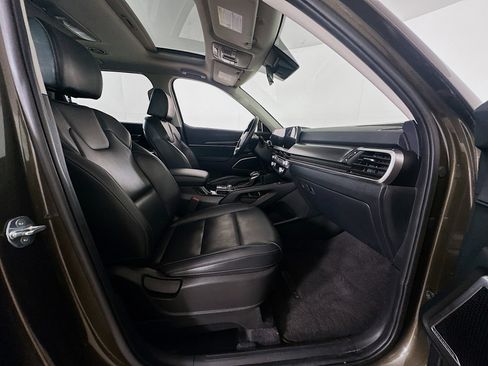 Used 2025 Kia Telluride S FWD image 35