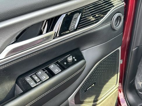 New 2026 Jeep Grand Wagoneer 4WD image 14