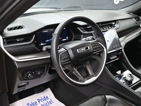 Used 2024 Jeep Grand Cherokee L Limited w/ Luxury Tech Group II image 19