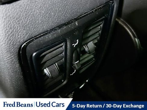 Used 2018 Jeep Grand Cherokee Altitude AWD/4WD image 27