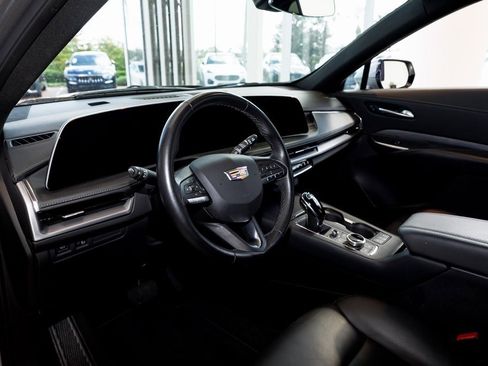 Used 2025 Cadillac XT4 Premium Luxury image 23