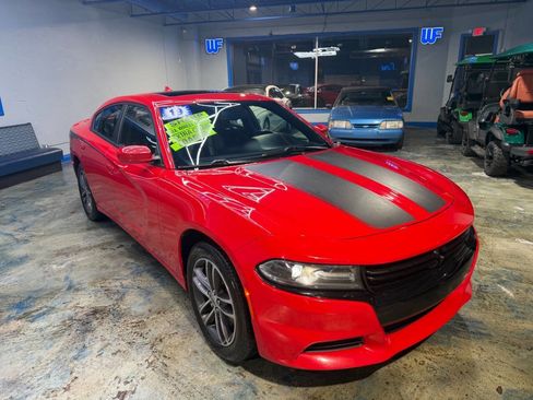 Used 2019 Dodge Charger SXT w/ Plus Group image 7