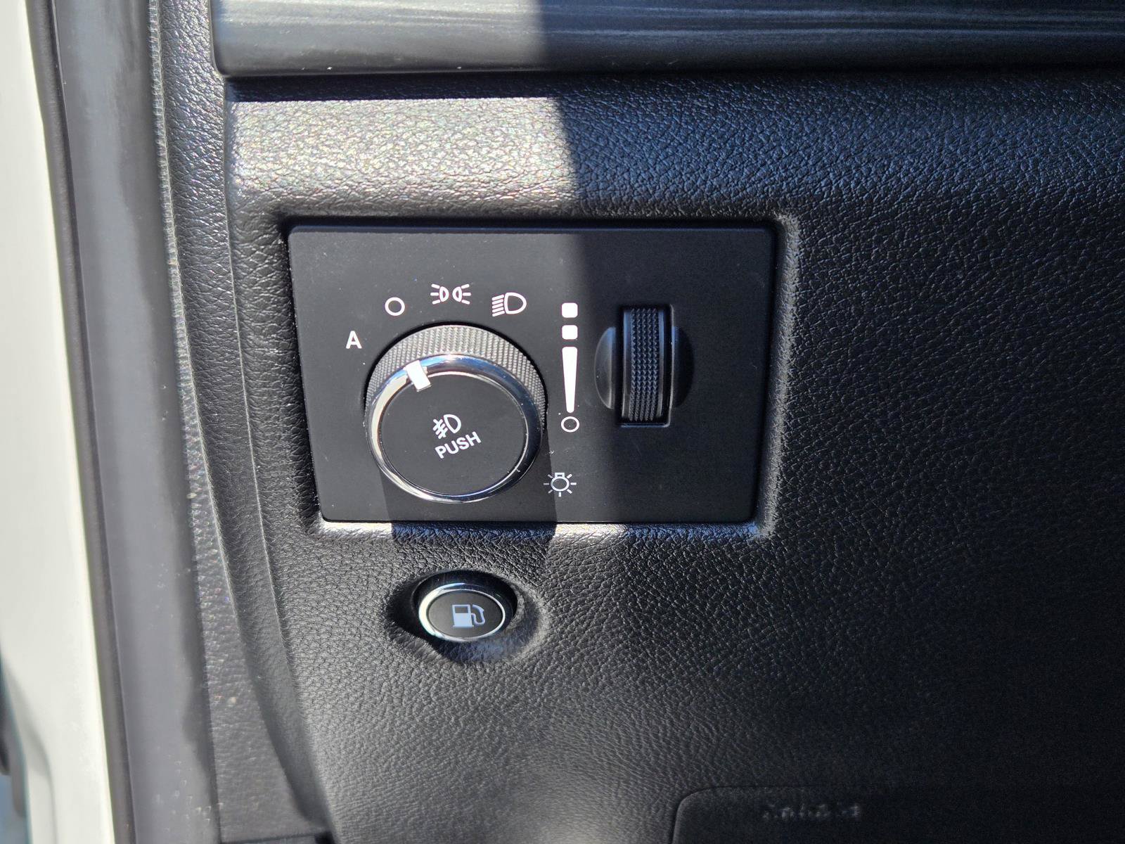 Used 2021 Jeep Grand Cherokee Laredo RWD image 20