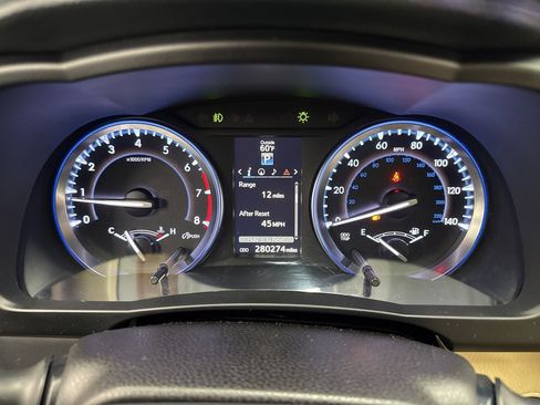 Used 2015 Toyota Highlander XLE image 19