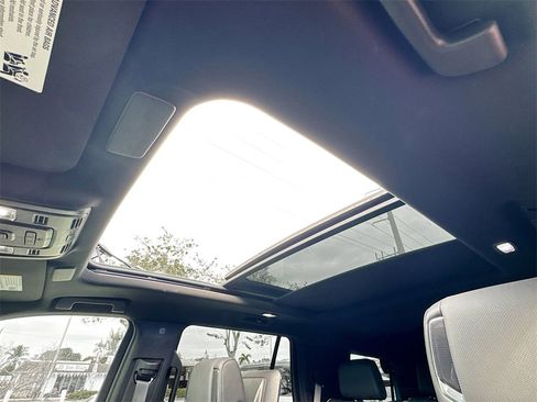 Used 2024 Cadillac Escalade Premium Luxury image 24