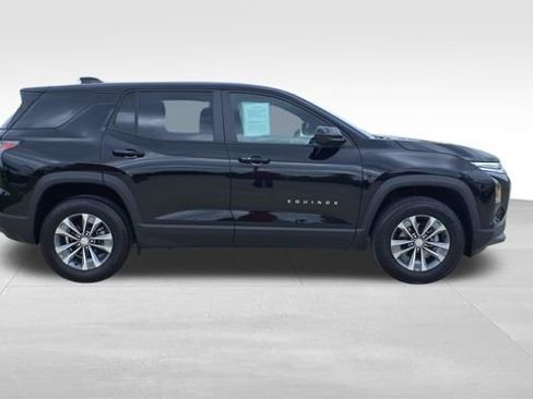 Used 2025 Chevrolet Equinox LT image 9