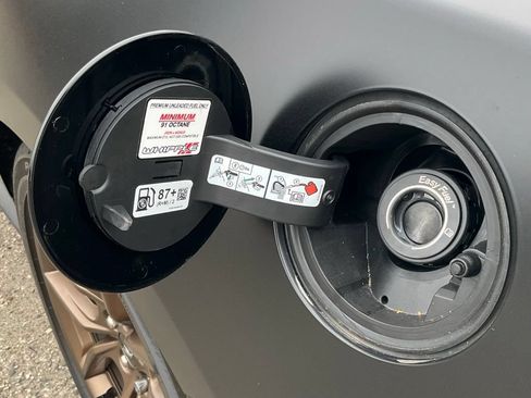 Used 2025 Ford Mustang GT Premium RWD image 13