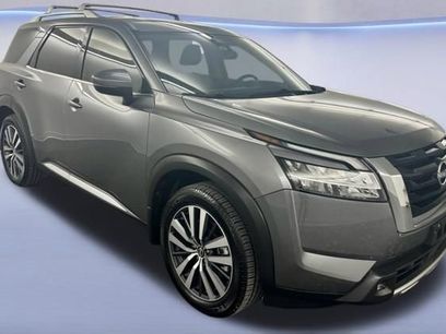 Used 2022 Nissan Pathfinder Platinum w/ Cargo Package