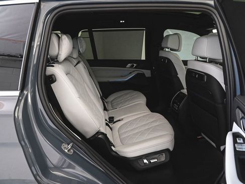 Used 2023 BMW X7 xDrive40i w/ Executive Package image 41