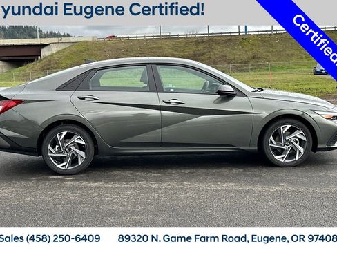 Used 2025 Hyundai Elantra SEL FWD image 3