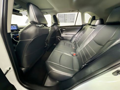 Used 2021 Toyota RAV4 XLE Premium image 28