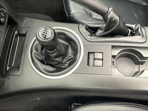 Used 2006 MAZDA MX-5 Miata Grand Touring RWD image 17