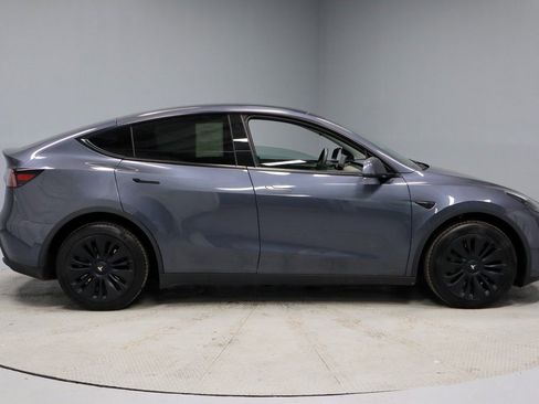 Used 2023 Tesla Model Y Long Range image 8