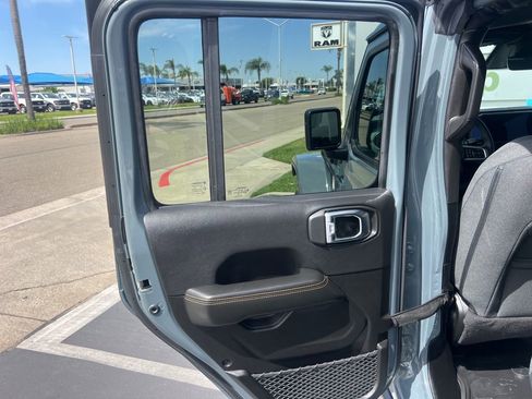 Used 2025 Jeep Wrangler Unlimited Sahara AWD/4WD image 28