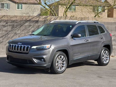 Used 2019 Jeep Cherokee Latitude Plus w/ Comfort/Convenience Group image 5