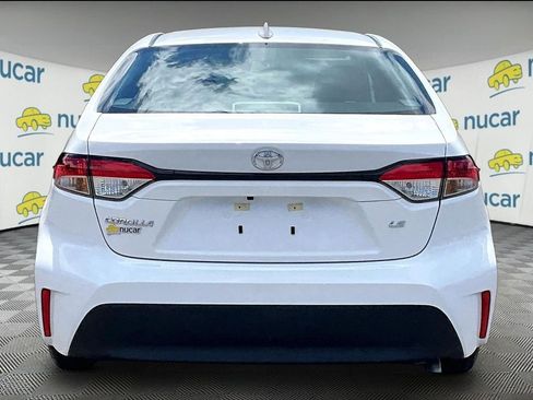 Used 2025 Toyota Corolla LE FWD image 5