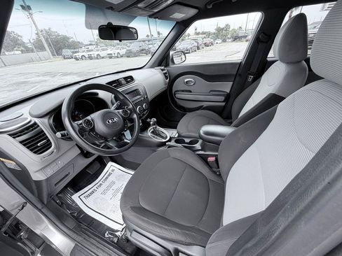 Used 2016 Kia Soul FWD image 14