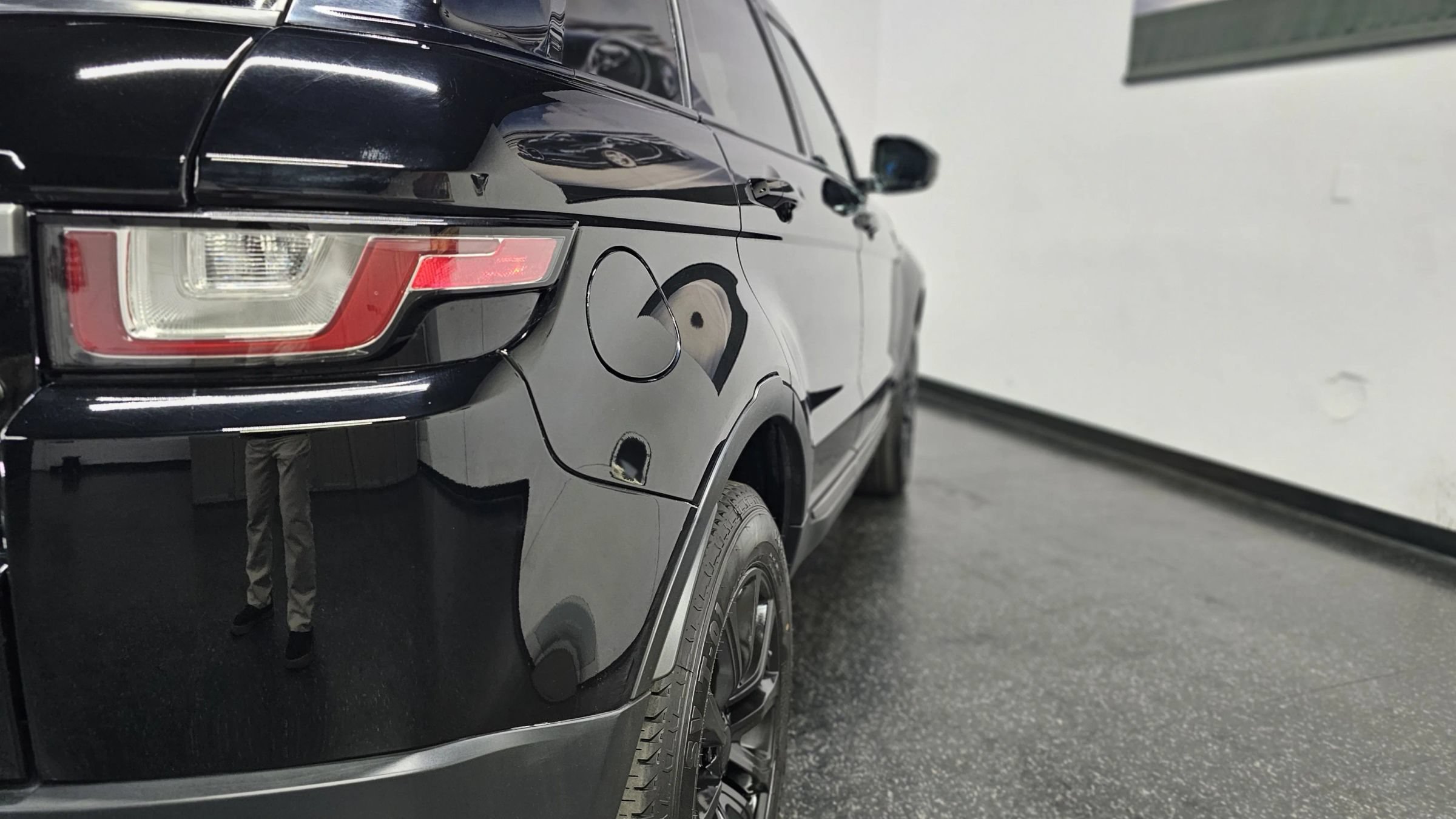 Used 2017 Land Rover Range Rover Evoque SE AWD/4WD image 28