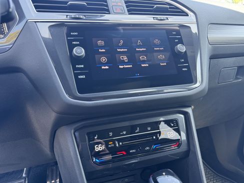 Used 2024 Volkswagen Tiguan SEL R-Line image 29